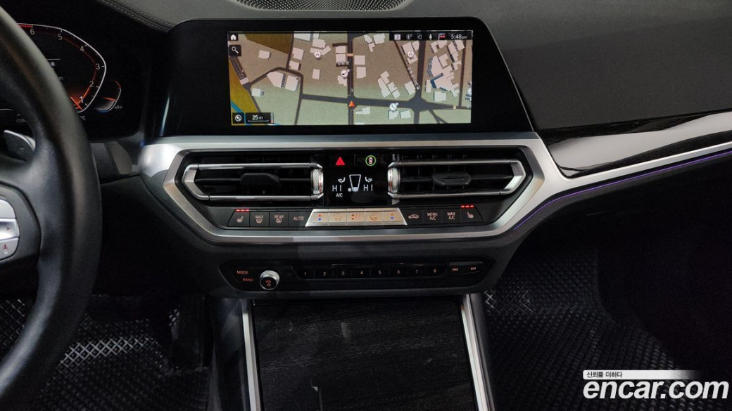 BMW 3-Series 320i Luxury, 2022
