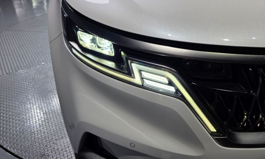 Kia Carnival 7-Seater Signature, 2023