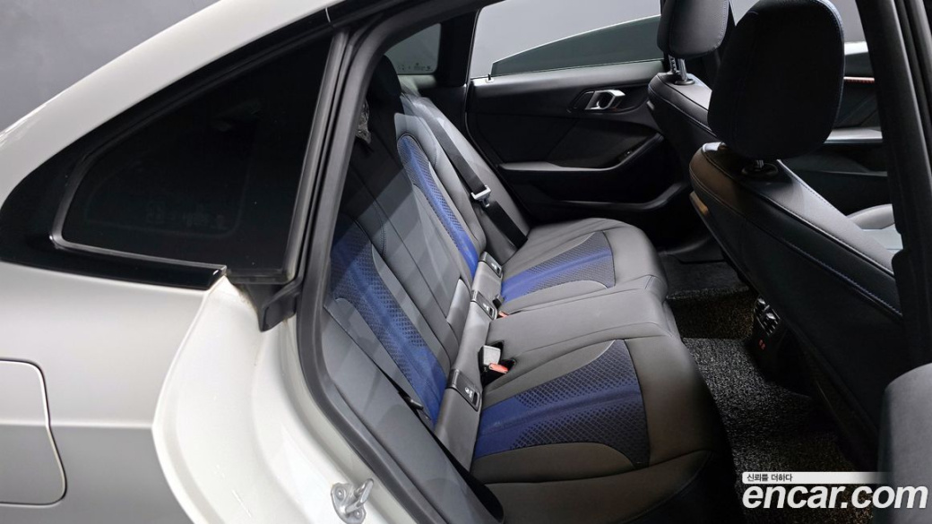 BMW 2-Series 220i M Sports, 2024
