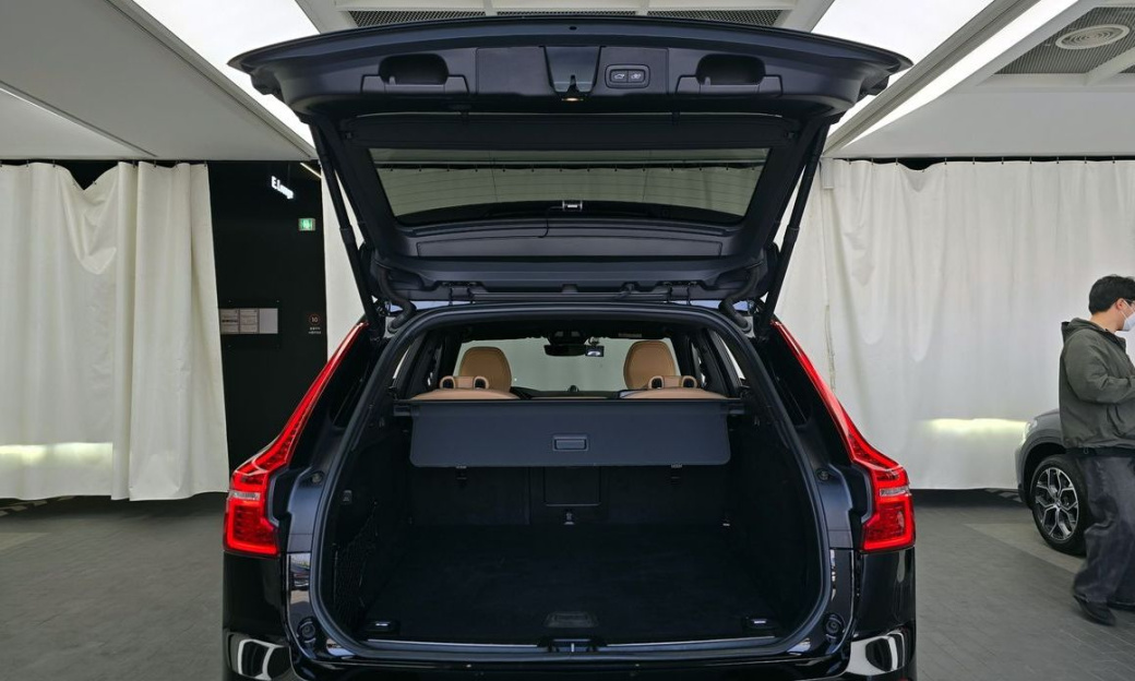 Volvo XC60 B5 Inscription, 2022