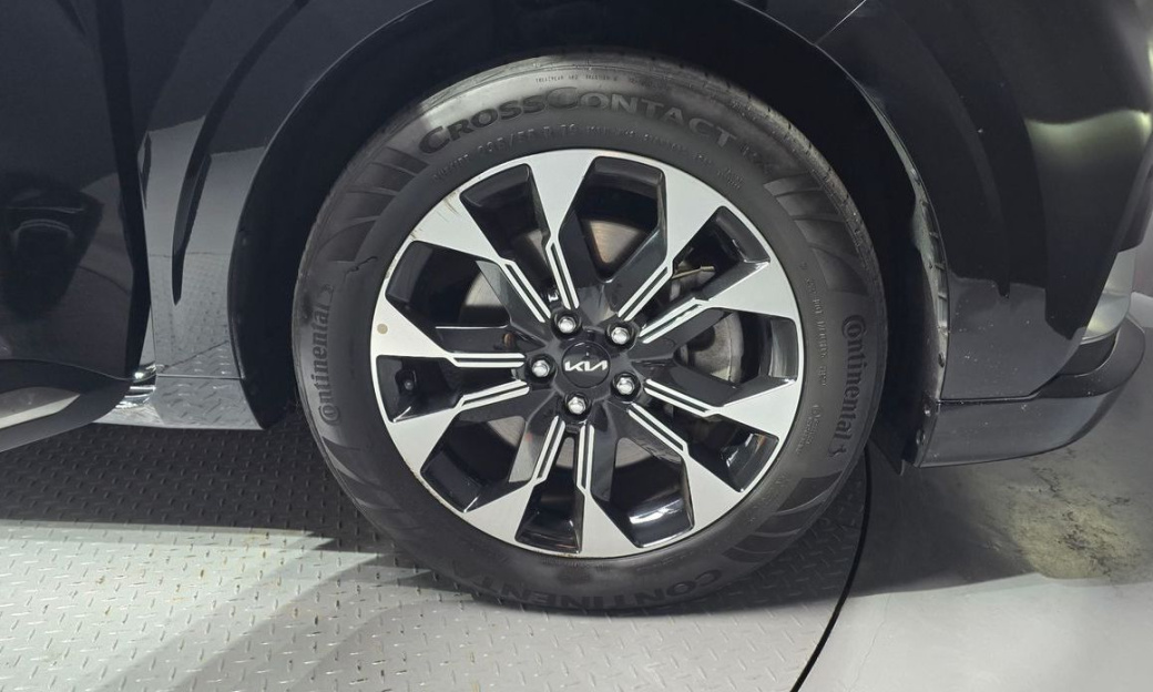 Kia Carnival 7-Seater Hi-Limousine, 2023
