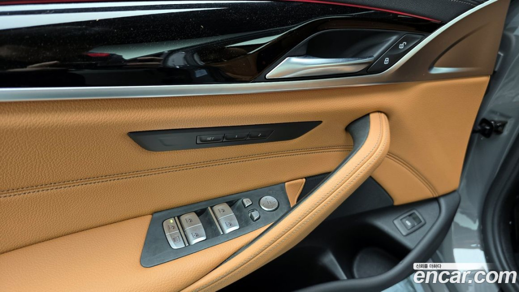 BMW 5-Series 520i Luxury, 2022