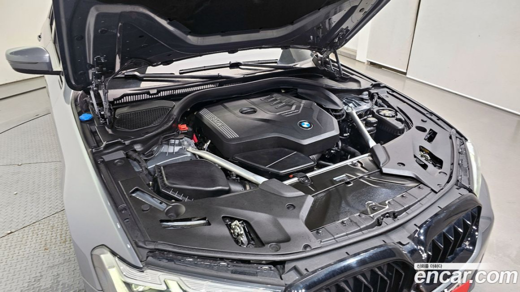 BMW 5-Series 520i M Sport, 2023