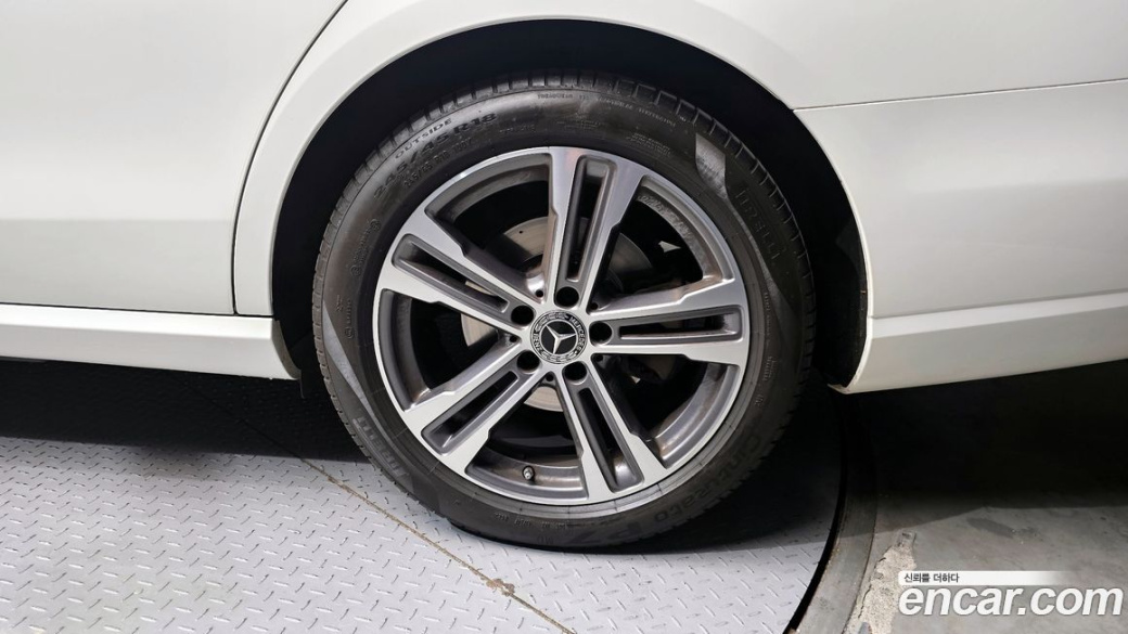 Mercedes-Benz E-Class E250 Avantgarde, 2023