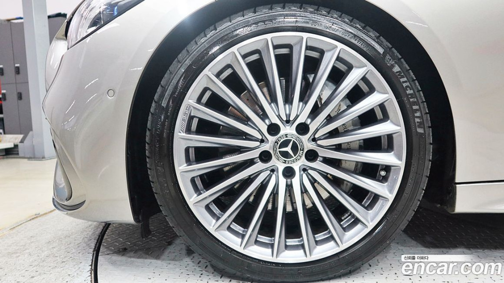Mercedes-Benz C-Class C300 4MATIC AMG Line, 2023