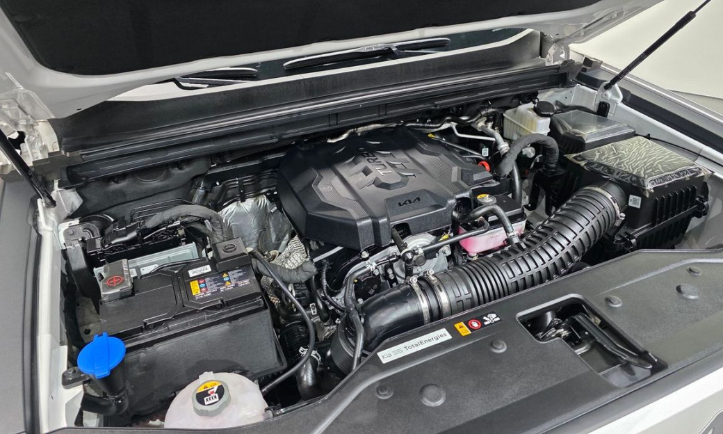 Kia Tasman 2.5T Gasoline 4WD, 2026