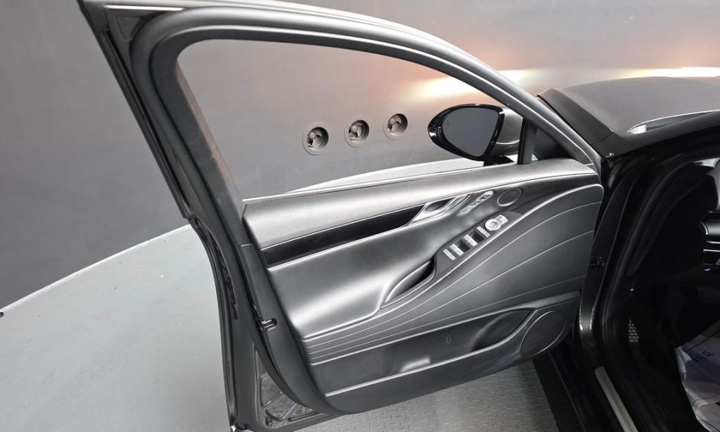Genesis G80 Gasoline 2.5 Turbo AWD, 2025