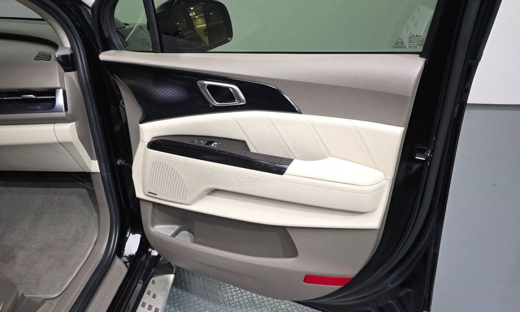 Kia Carnival 7-Seater Hi-Limousine, 2022