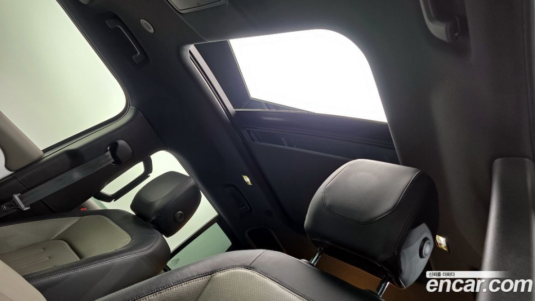 Land Rover Defender 110 P300 X-Dynamic SE, 2022