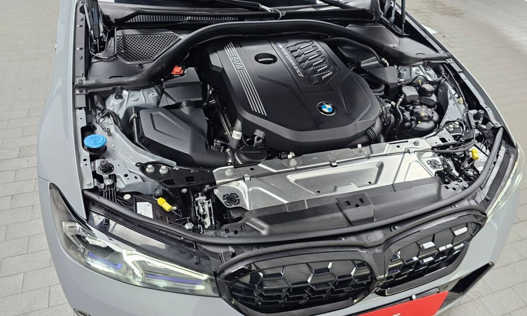 BMW 3-Series M340i Pro, 2024