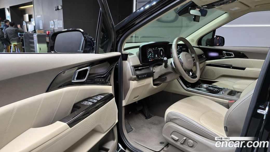 Kia Carnival 9-Seater Signature, 2022