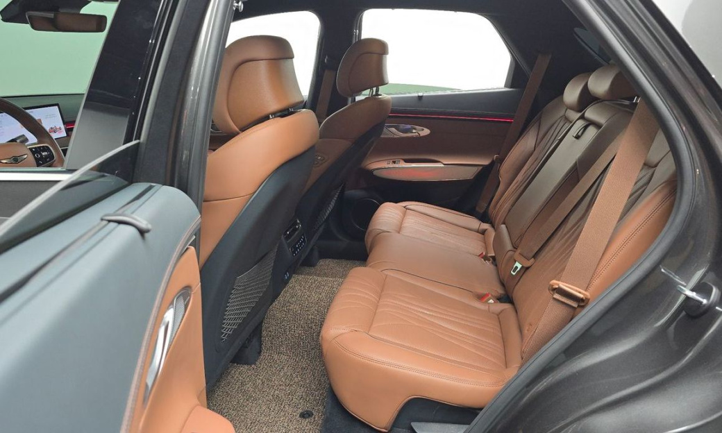 Genesis GV70 2.5T Gasoline AWD, 2025