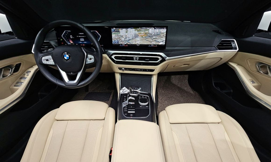 BMW 3-Series 320i, 2024