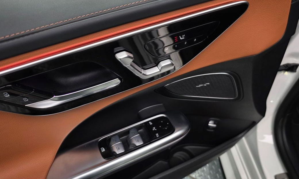 Mercedes-Benz C-Class C300 4MATIC AMG Line, 2023