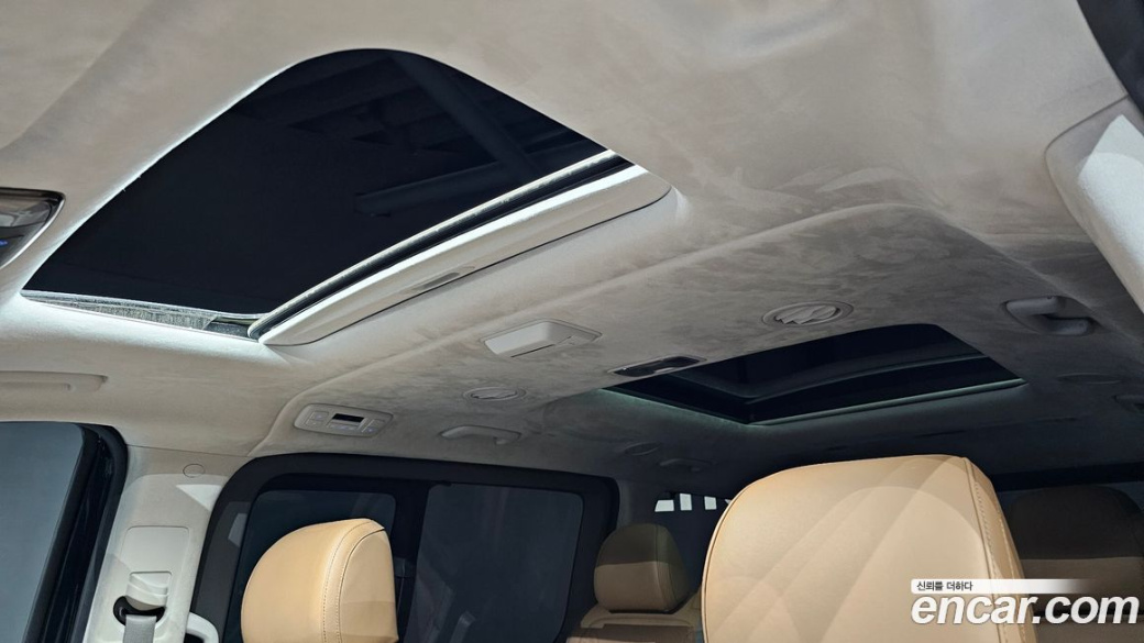 Hyundai Staria Lounge 9-Seater, 2023