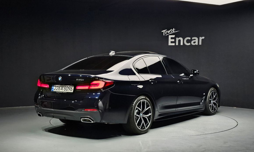 BMW 5-Series 530i M Sport Package, 2023