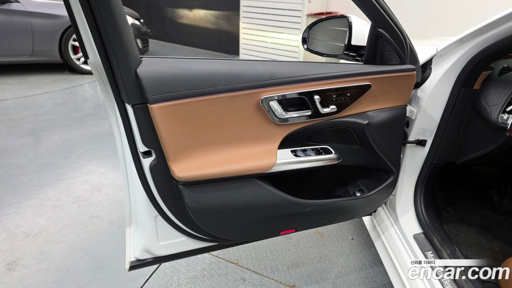 Mercedes-Benz E-Class E200 Avantgarde, 2025