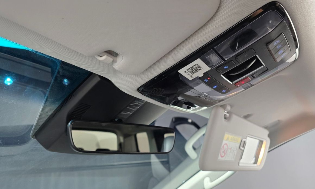 Hyundai Staria Tourer 11-Seater, 2025