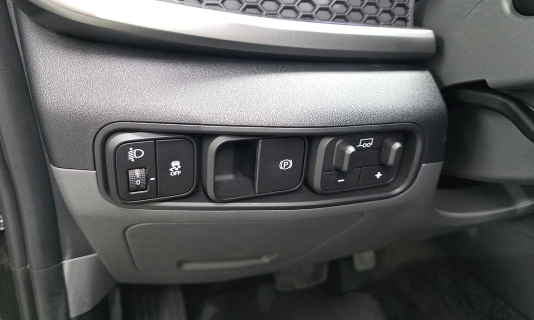 Kia Tasman 2.5T Gasoline 4WD, 2026