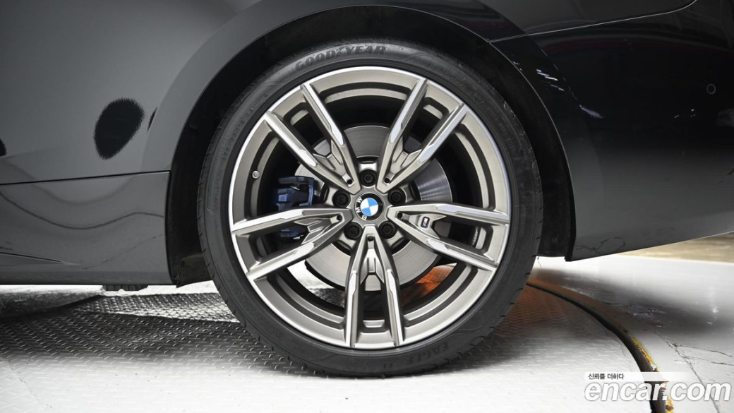 BMW 4-Series M440i xDrive Convertible, 2024