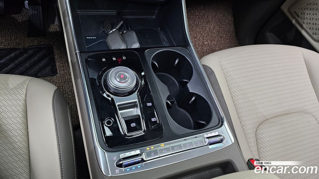 Kia Carnival 7-Seater Gravity, 2024