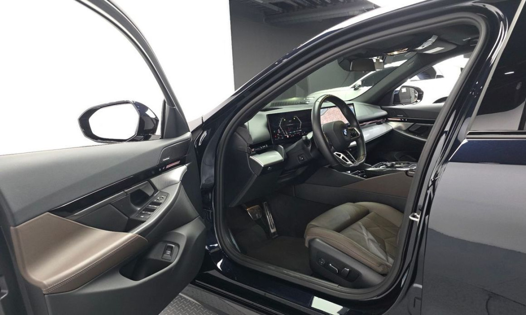 BMW 5-Series 520i M Sport, 2024