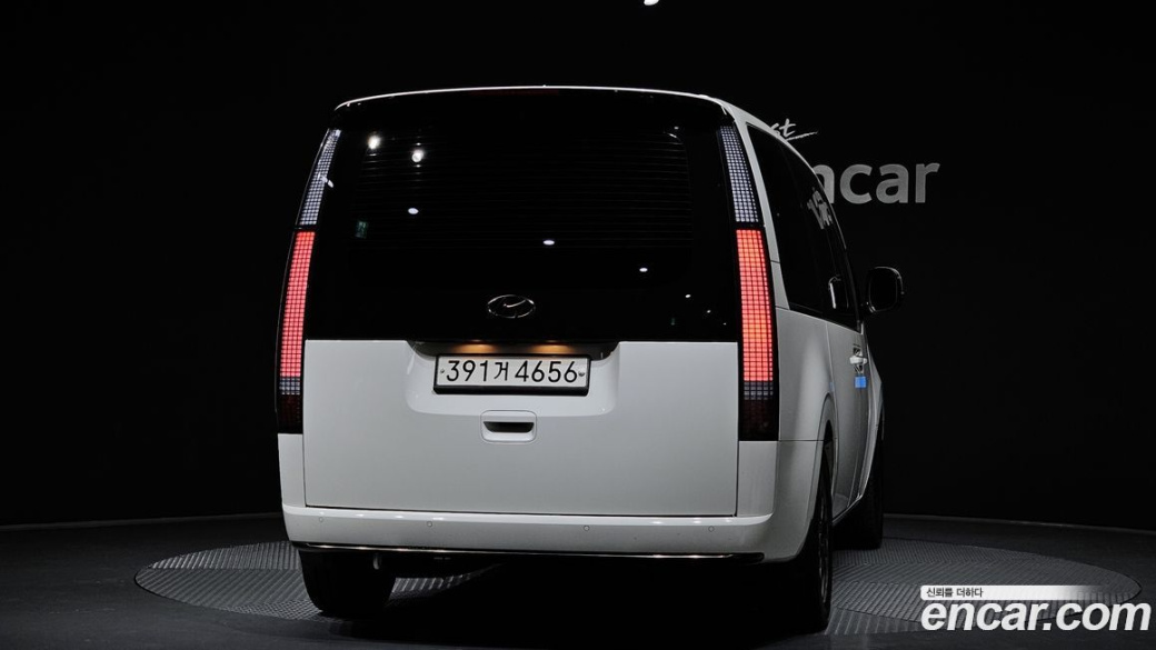Hyundai Staria Lounge 9-Seater, 2022