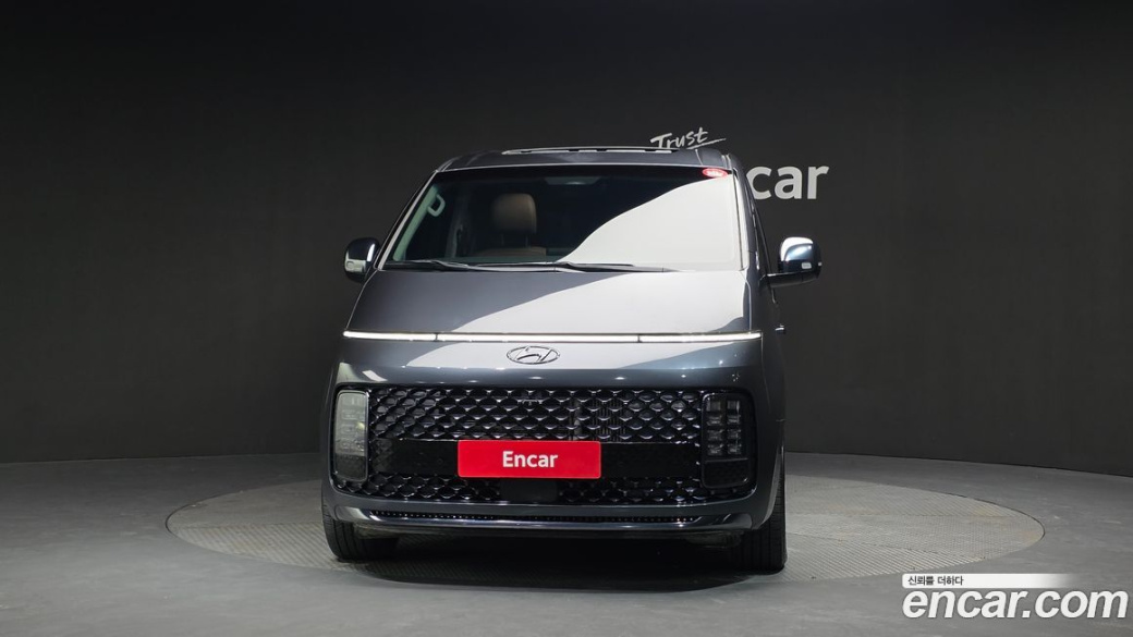 Hyundai Staria Lounge 9-Seater, 2023