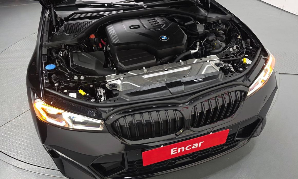 BMW 3-Series 320i M Sport, 2024