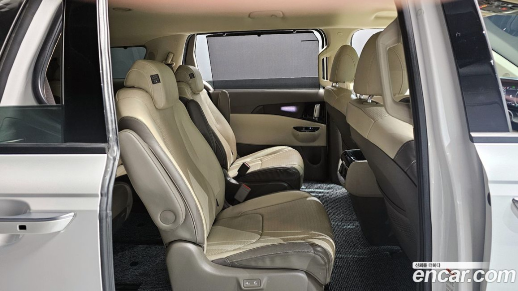 Kia Carnival 9-Seater Signature, 2022