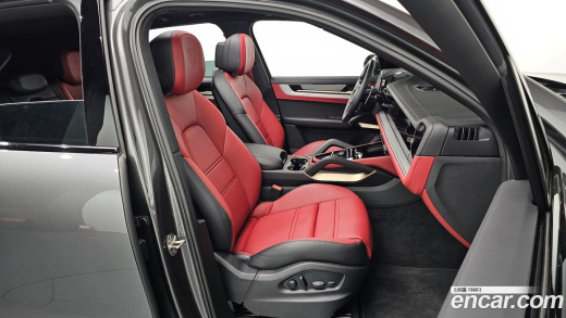 Porsche Cayenne 3.0, 2024