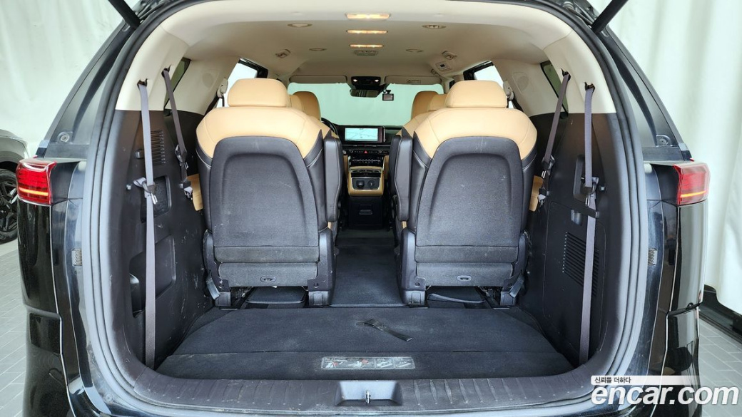 Kia Carnival 9-Seater Signature, 2023