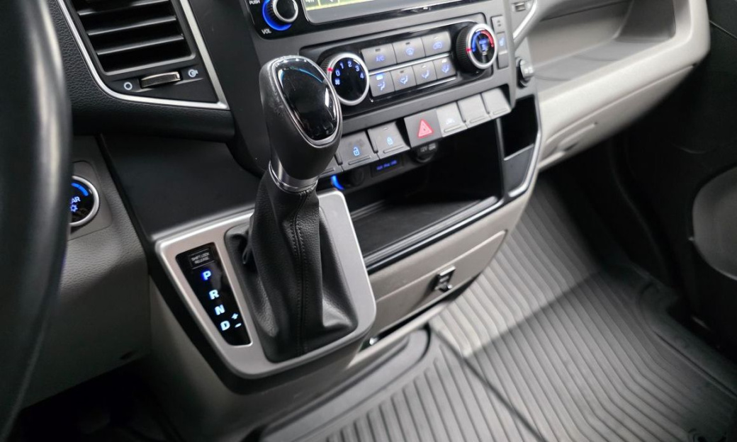 Hyundai Solati 11-Seater, 2021