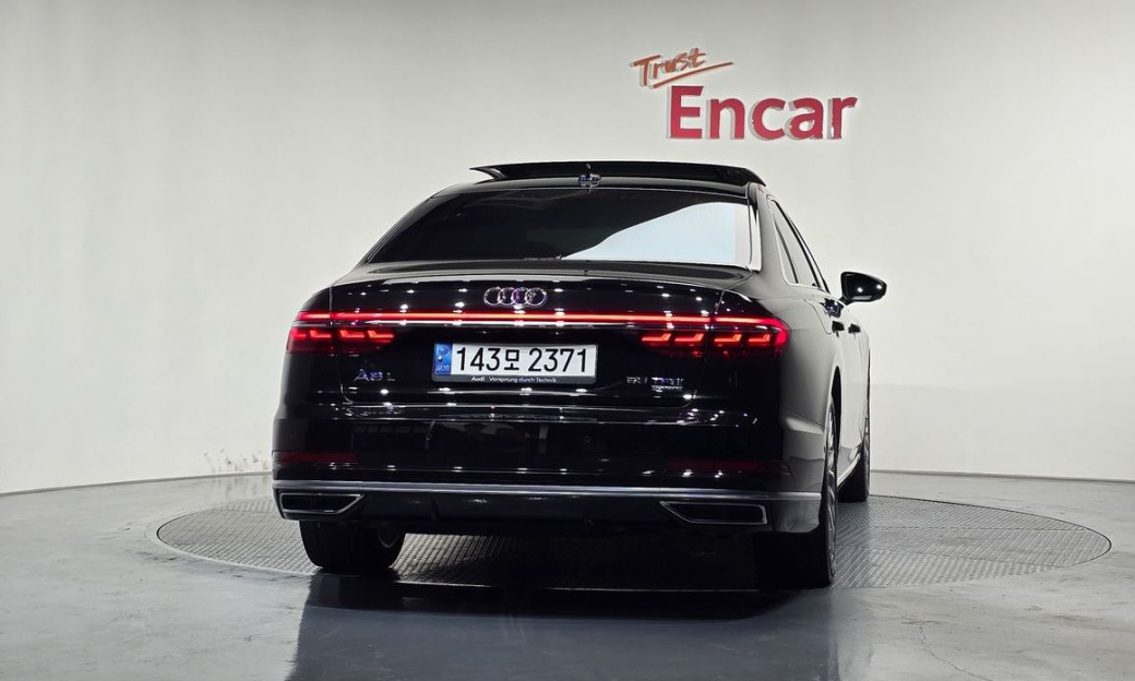 Audi A8 55 TFSI Quattro LWB, 2021