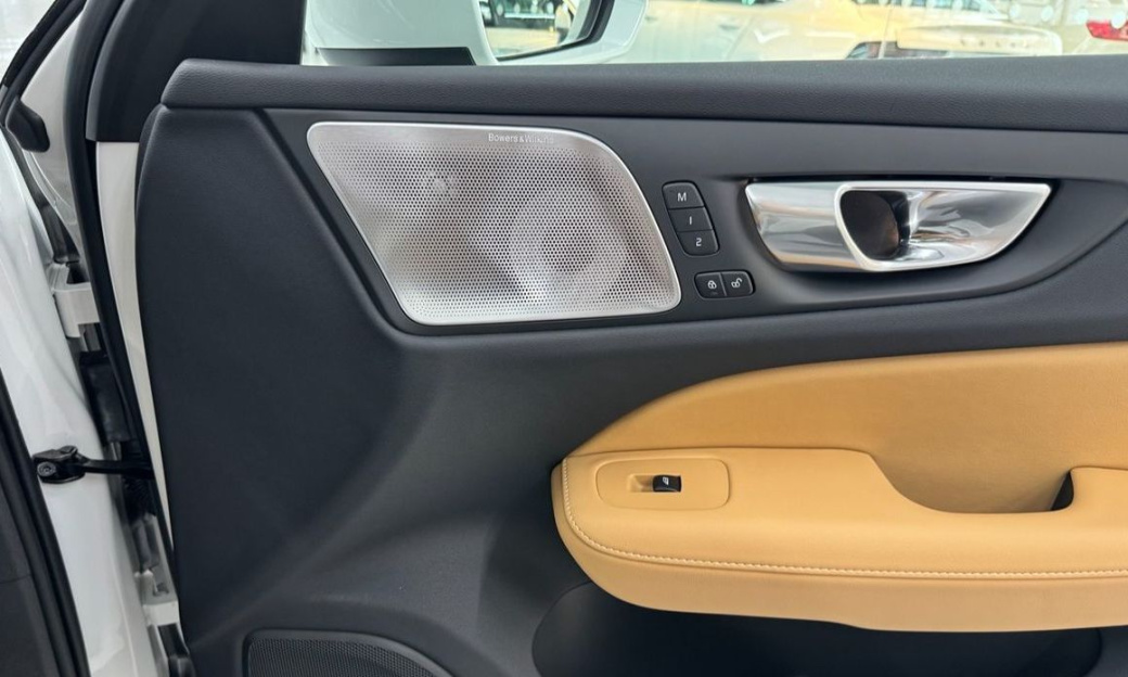 Volvo V60 B5 Ultra AWD, 2025