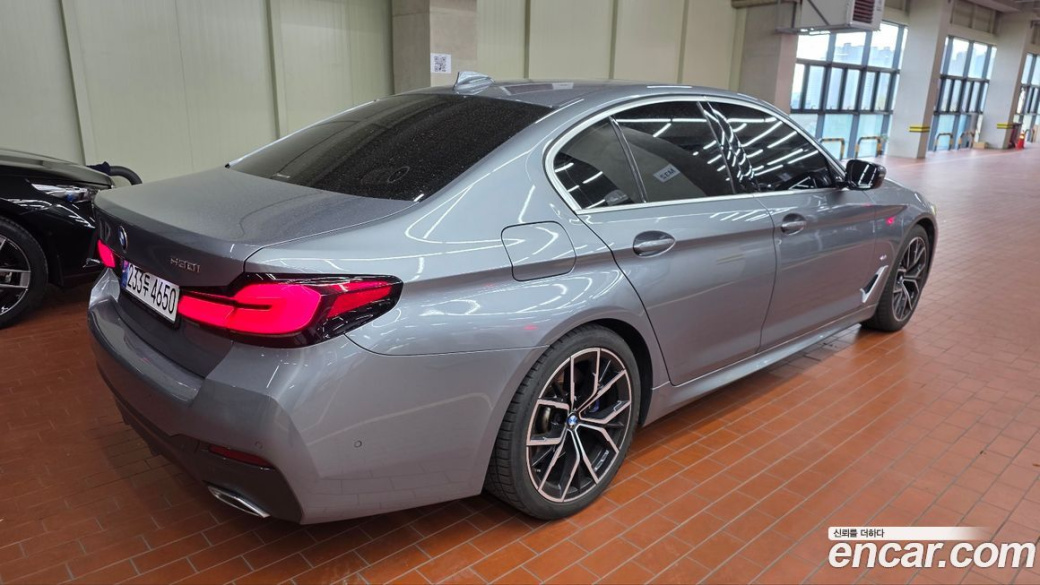 BMW 5-Series 530i M Sport Package, 2023