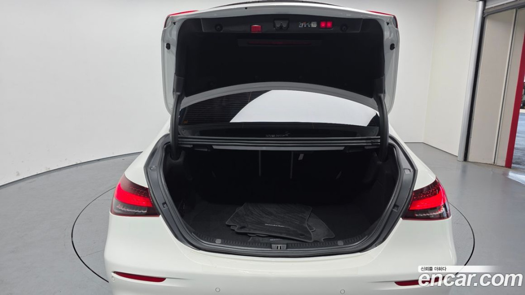 Mercedes-Benz E-Class E250 AMG Line, 2023