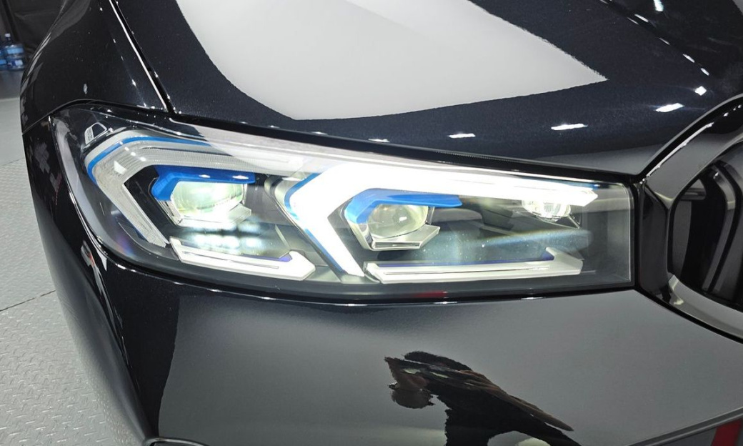 BMW 3-Series 320i M Sport, 2024