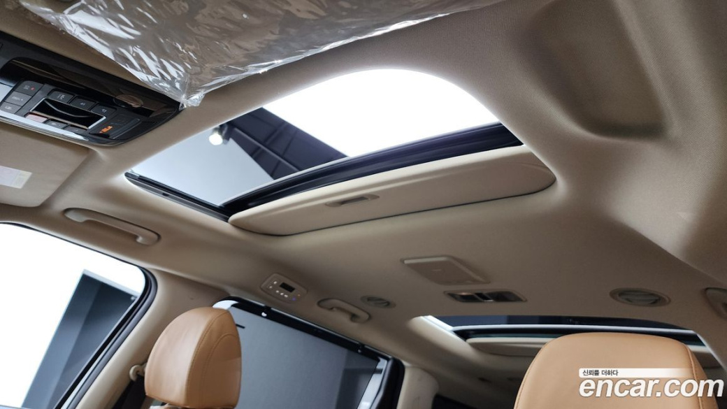 Kia Carnival 9-Seater Signature, 2023