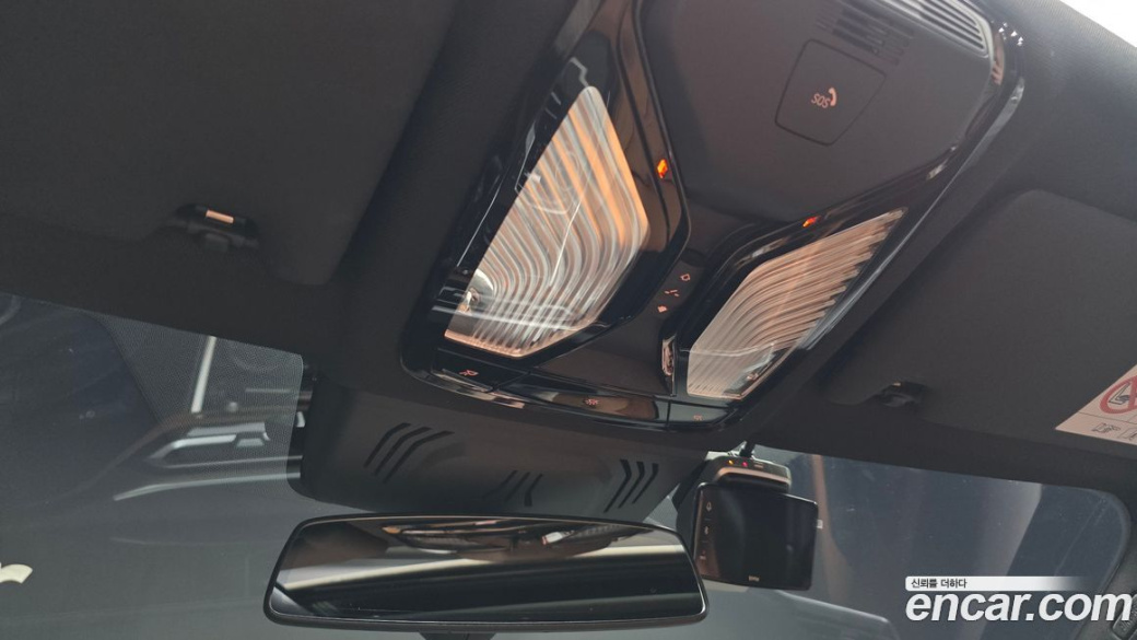 BMW 3-Series 320i, 2024