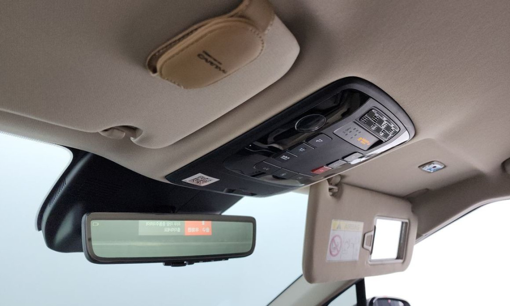Kia Carnival 9-Seater Gravity, 2025