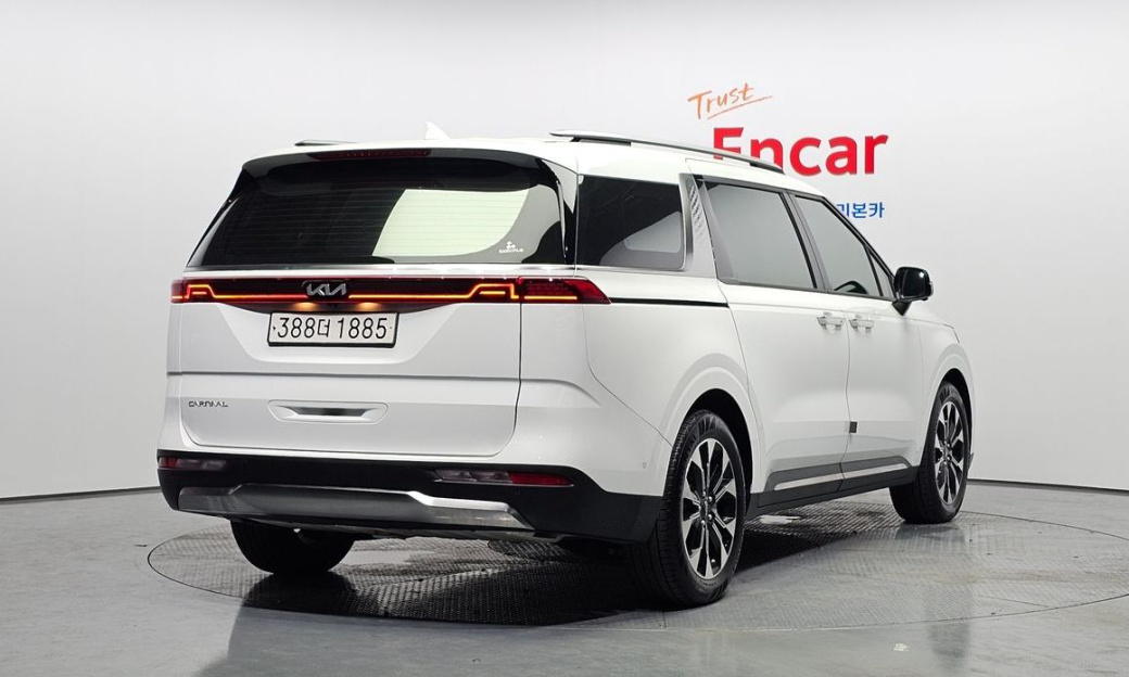Kia Carnival 9-Seater Signature, 2023