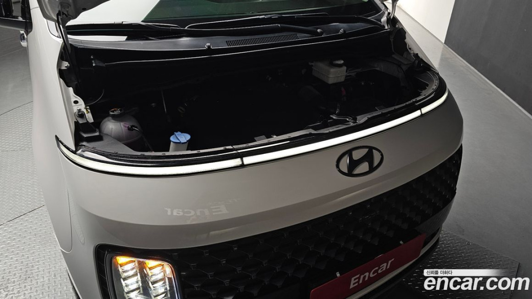 Hyundai Staria 4WD Camper, 2023