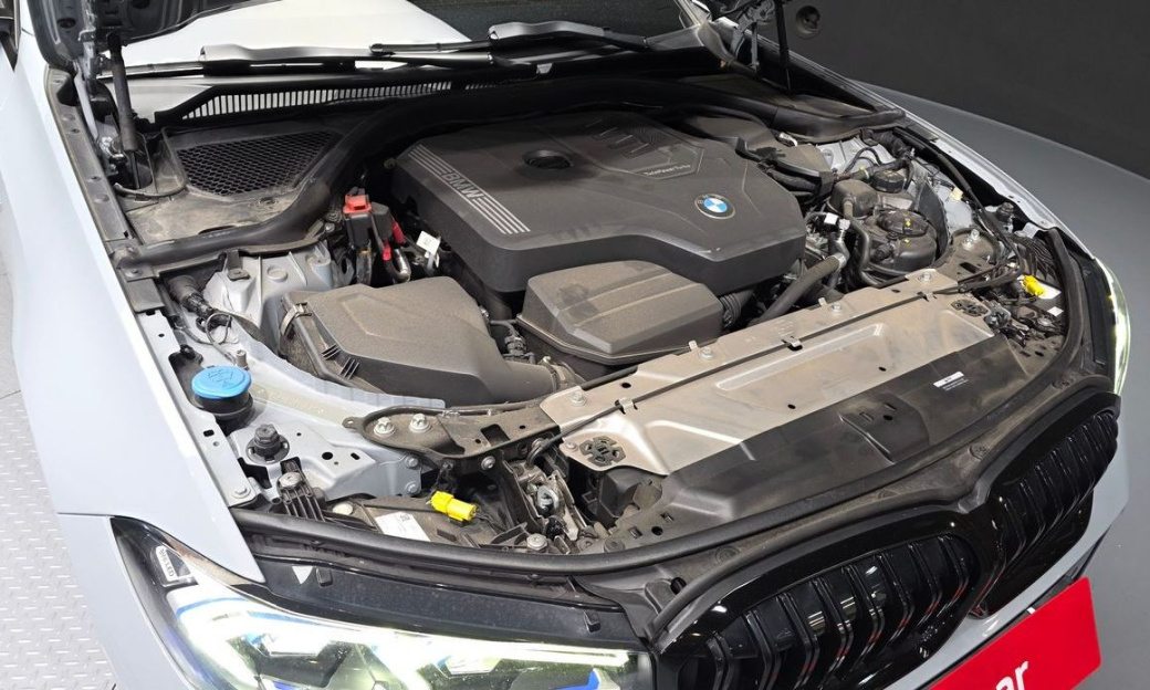 BMW 3-Series 320i M Sport, 2023