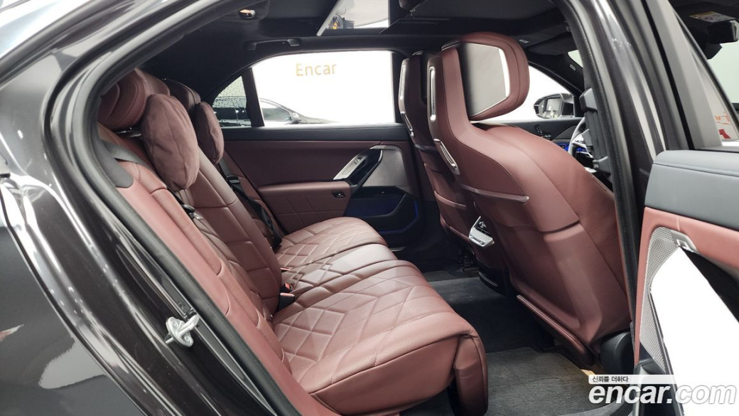 BMW 7-Series 740i sDrive Design Pure Excellence, 2023