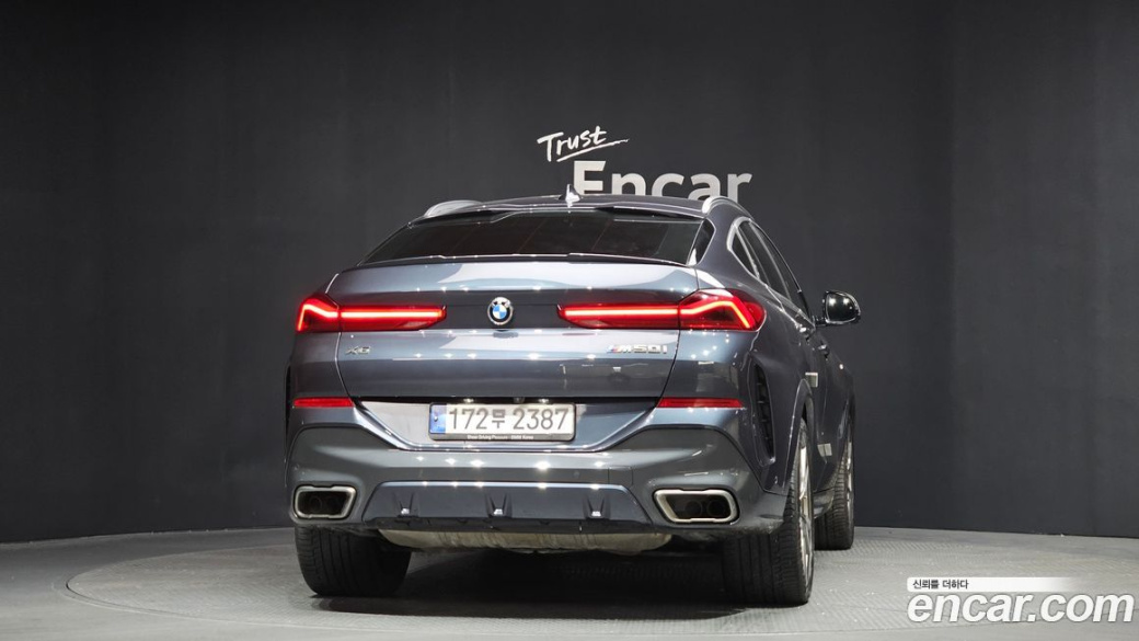 BMW X6 M50i, 2022