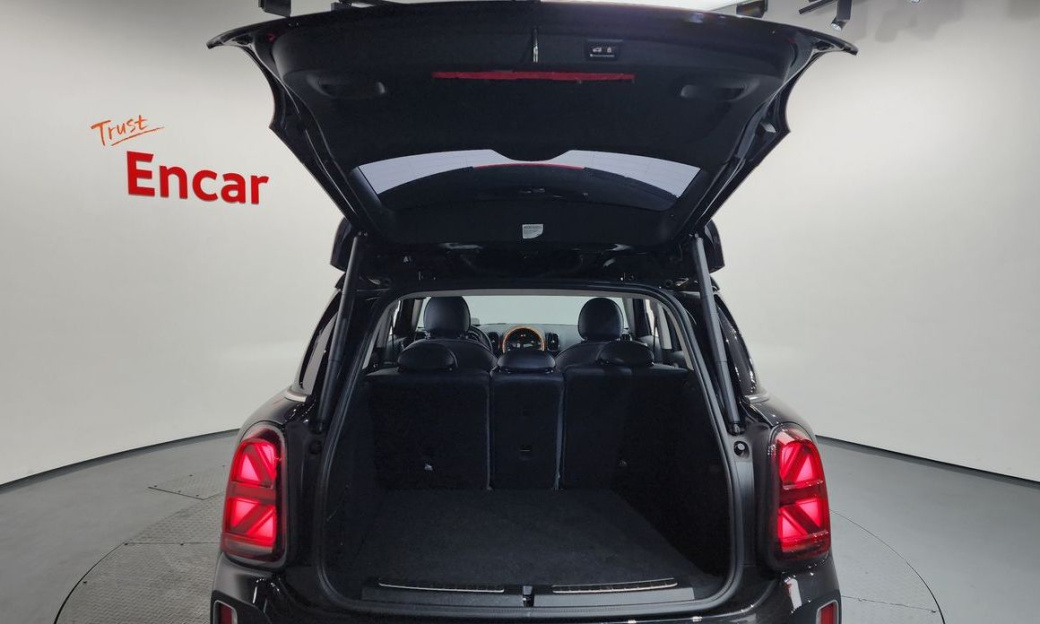 Mini Countryman ALL4 Classic Launch Pack, 2023