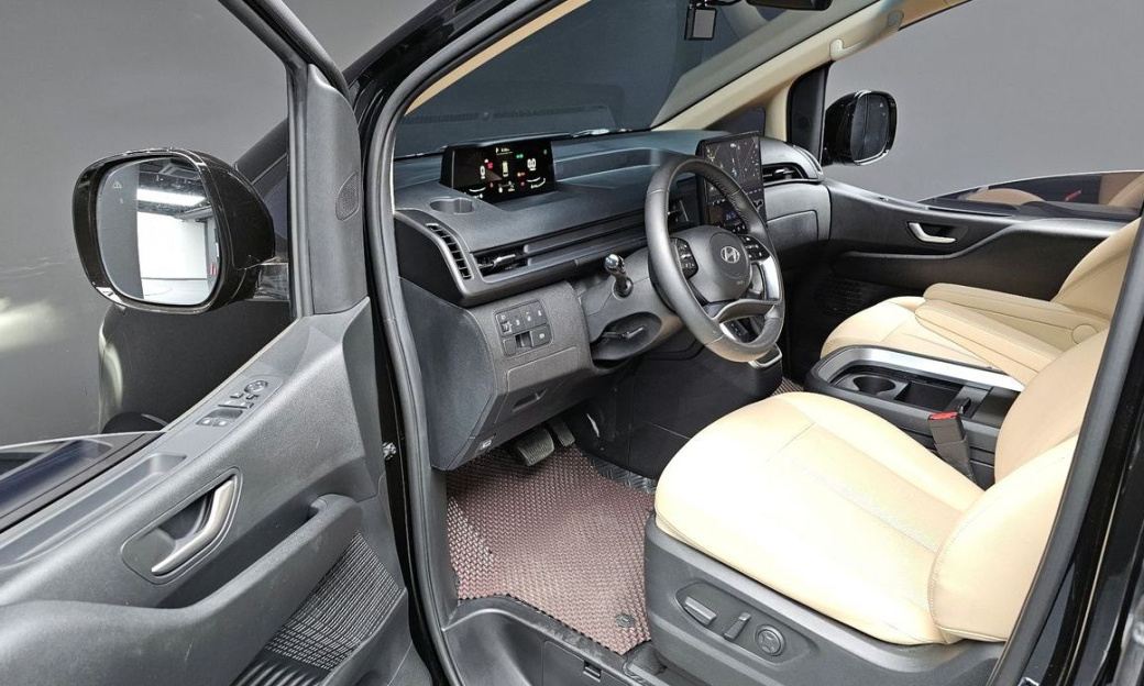 Hyundai Staria Cargo 5-Seater, 2025