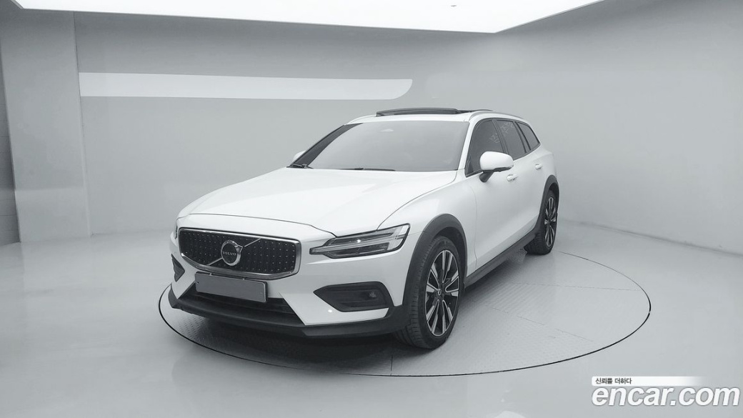 Volvo V60 B5 Ultimate AWD, 2024