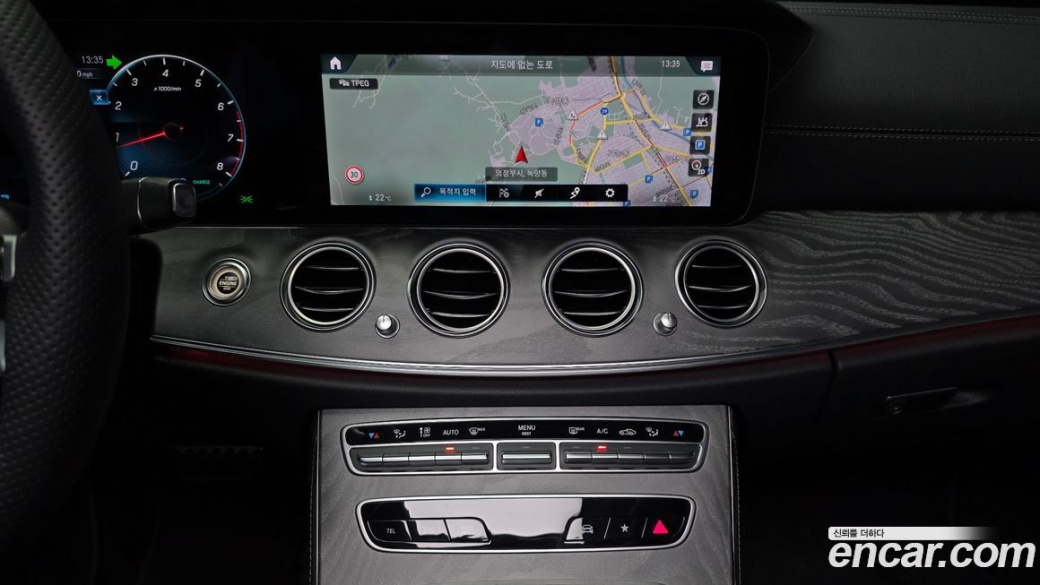 Mercedes-Benz E-Class E350 4MATIC AMG Line, 2023